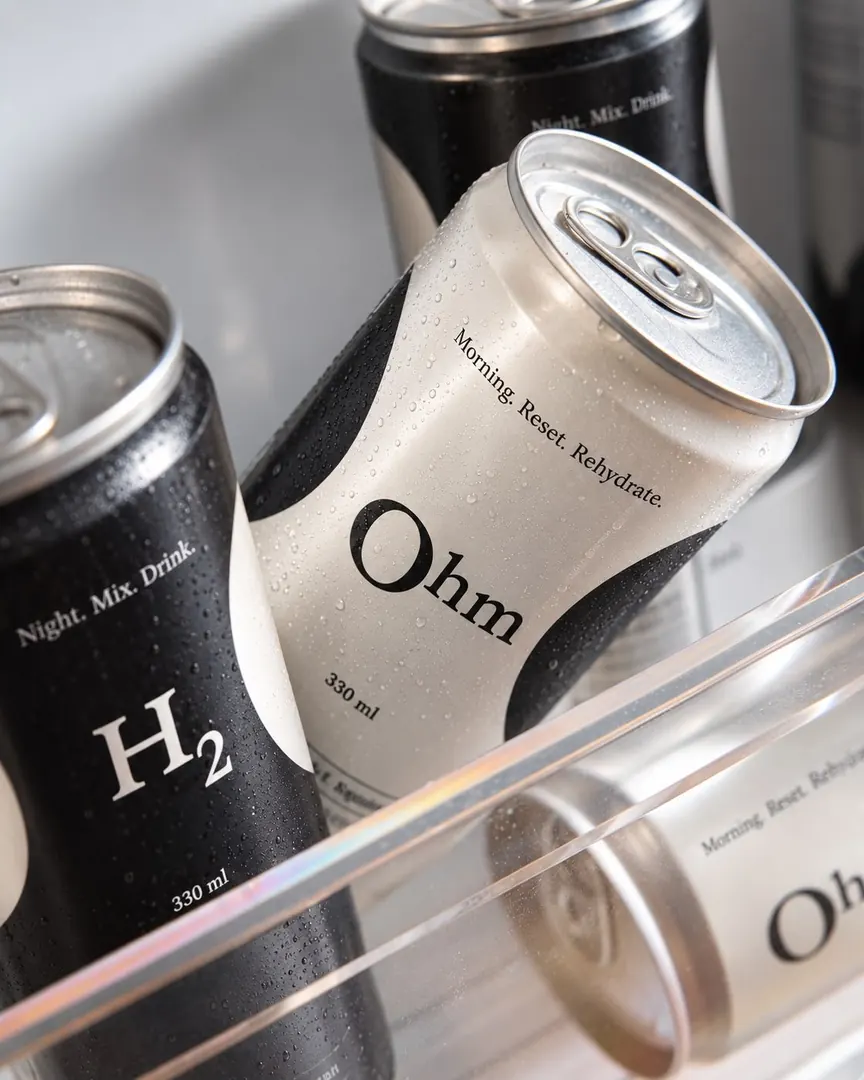 Cans tumbling close up